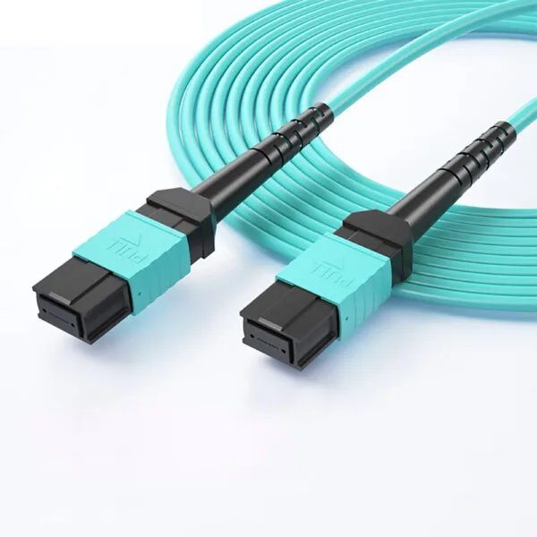 สายแพทช์ไฟเบอร์มัลติไฟเบอร์ MTP/MPO ถึง MTP/MPO 12 เส้นตัวเมีย OM4 ประเภท B OFNP 100G