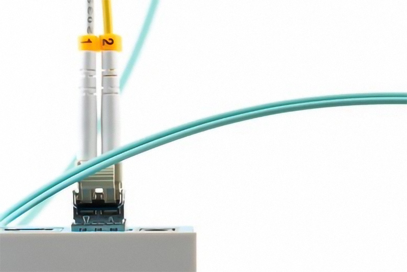 SFP-Multimode connects with the patch cable