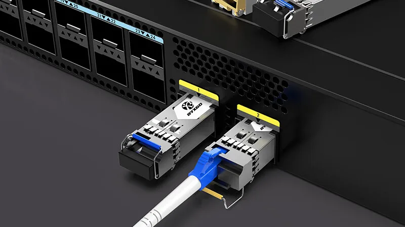 El SFP se conecta al conmutador para funcionar.