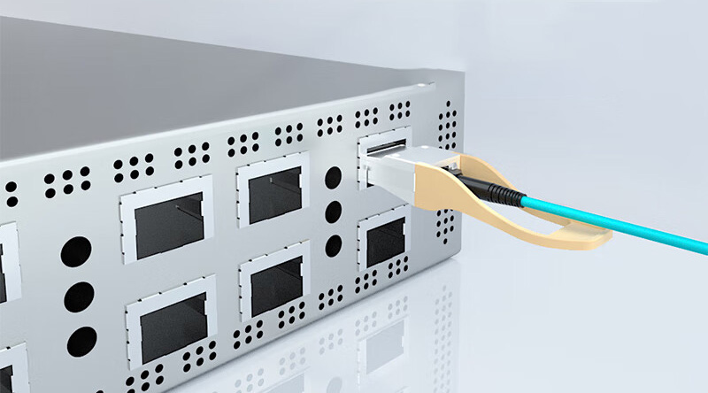 QSFP+ module transmission Bring to 40G Network Architecture