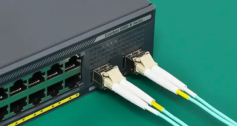 SFPセーフプラグアンドプレイモジュールファイバー接続