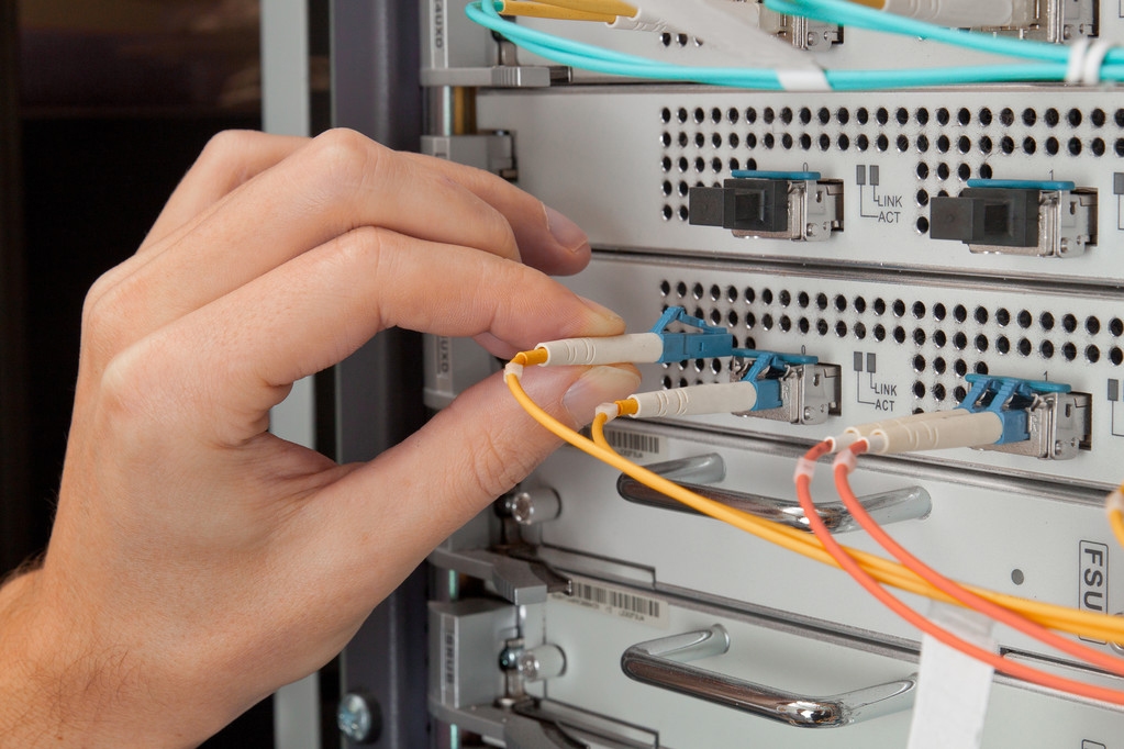 how SFP module connection