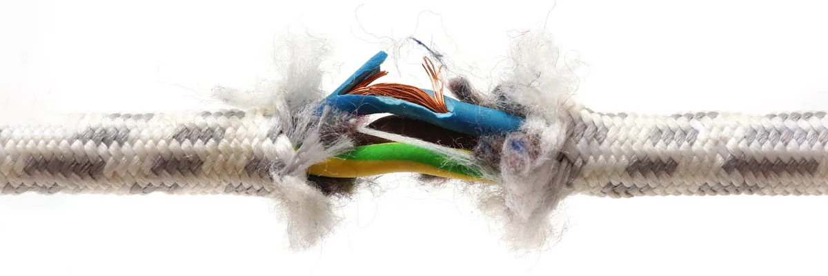 Cable de fibra óptica roto