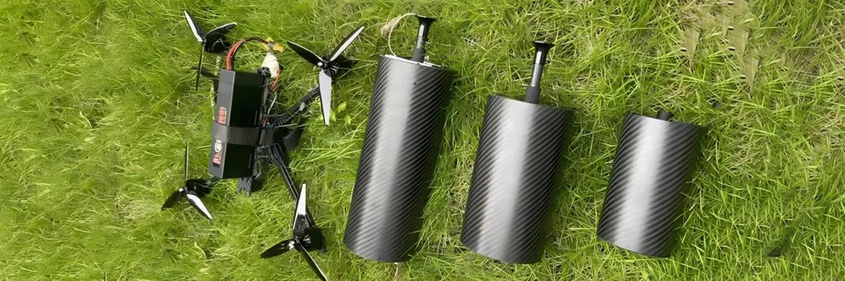 Kiểm tra trước chuyến bay của máy bay không người lái sử dụng cáp quang.