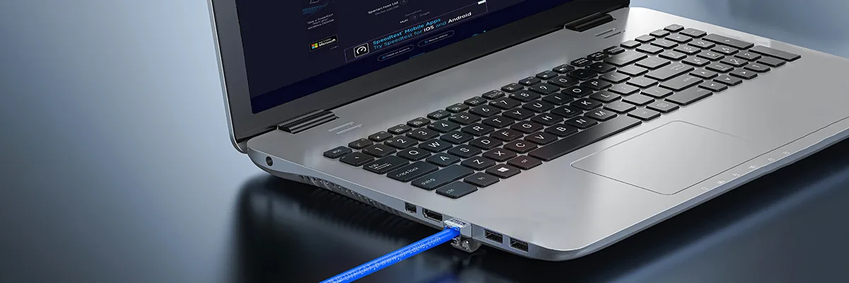 Ethernet-Patchkabel-Laptop-Verifizierung